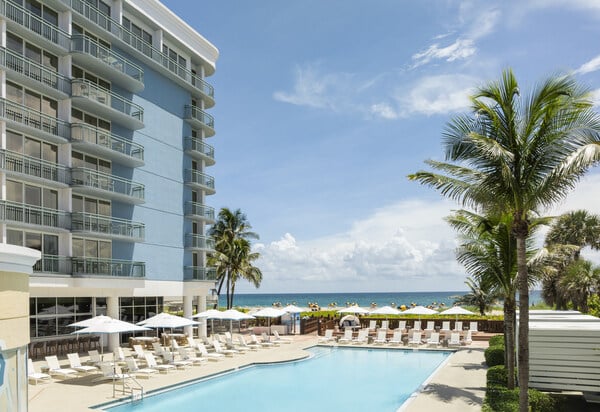 Singer Oceanfront Resort Teaming With Dense Air