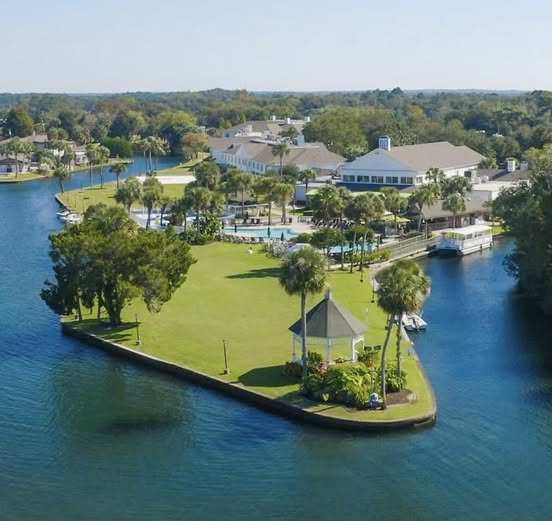 Physician Leads Owners at Plantation on Crystal River